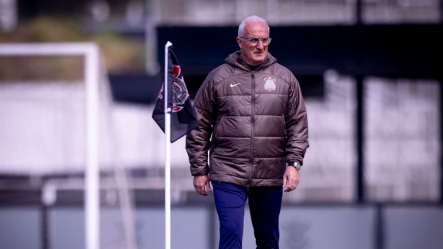 Corinthians: Dorival esboça diferentes esquemas de olho na sequência da temporada