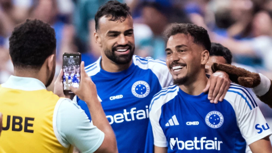 Bola aérea deixa de ser fraqueza, e Cruzeiro soma sete gols nos últimos dez jogos