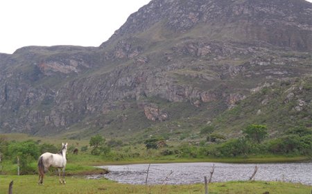 Homem falece ao fazer escalada na Serra do Cipó