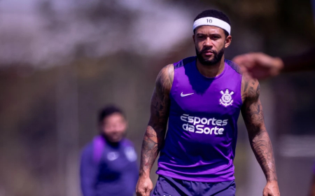 Corinthians alinha acordo com Memphis sobre pagamento de bônus atrasado