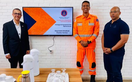 Deputado Charles Santos e vereador Thiago Santana entregam equipamentos operacionais ao Corpo de Bombeiros em Sete Lagoas