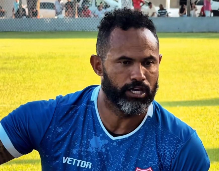 Goleiro Bruno assusta com frase durante palestra.