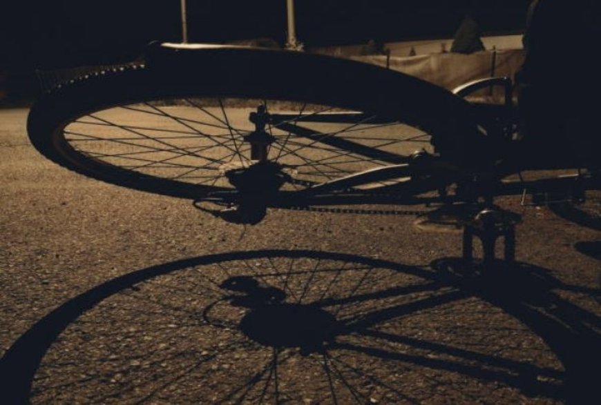 Homem de bicicleta tenta dispensar droga em matagal mas é preso pela PM
