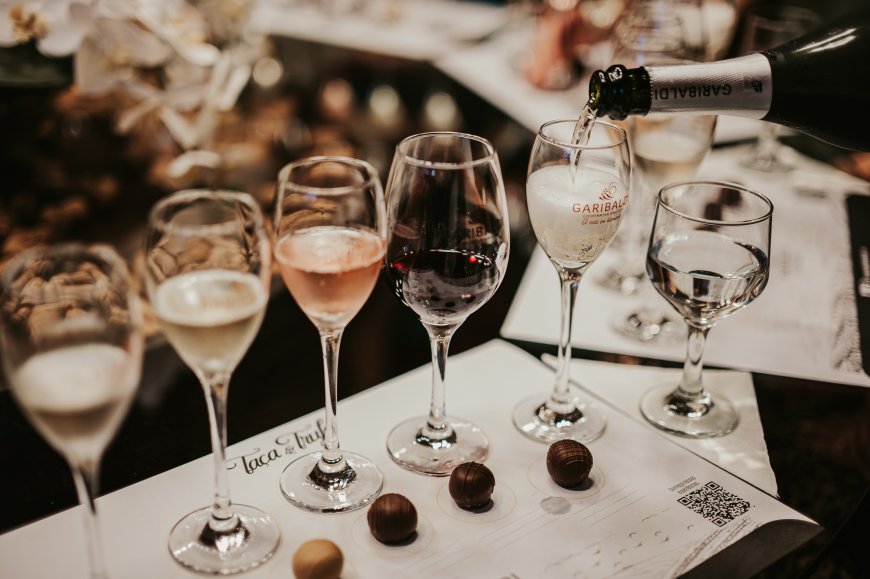 Taça & Trufa convida a descobrir a harmonização entre vinho e chocolate na Serra Gaúcha