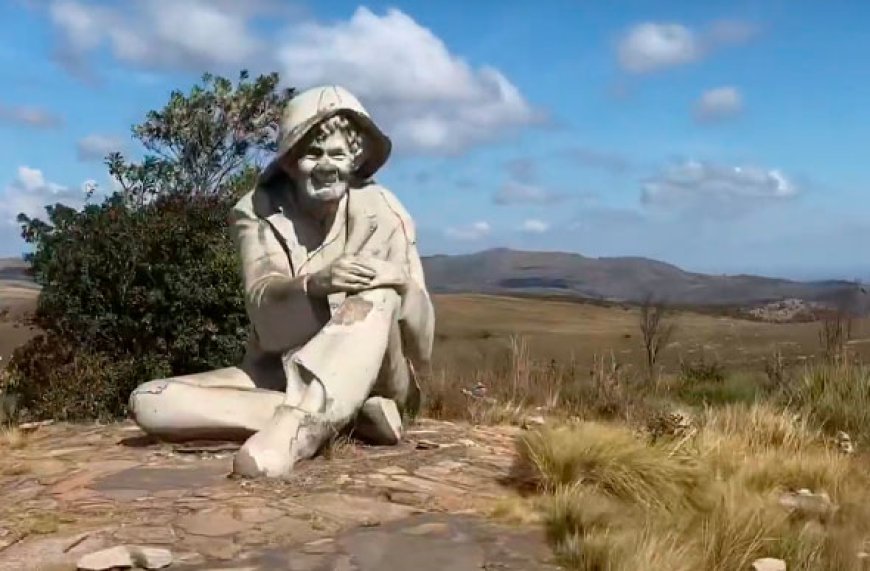 Vandalismo atinge estátua do Juquinha na Serra