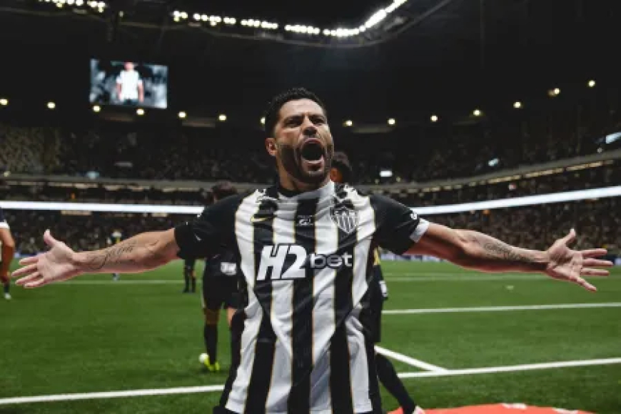 Hulk é homenageado e recebe a Medalha da Inconfidência