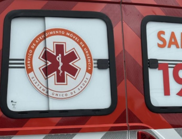 Ambulância do SAMU se envolve em acidente durante atendimento
