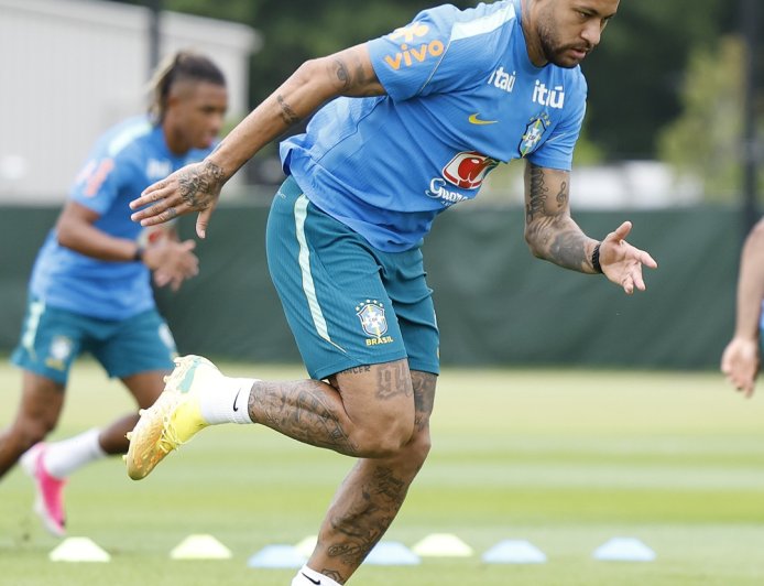 Com expectativa por Neymar, Brasil enfrenta Escócia pela liderança do Grupo C na Copa do Mundo