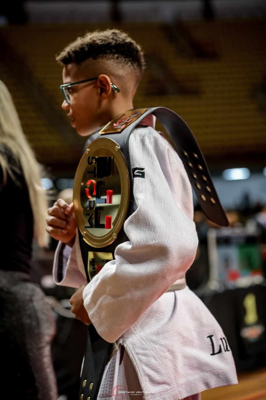 Jovem de Sete Lagoas supera alta miopia e se destaca como promessa do Jiu-Jitsu mineiro