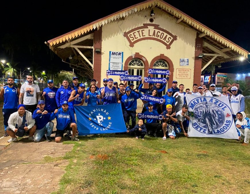Torcidas organizadas do Cruzeiro se unem em ação solidária para ajudar pessoas em situação de rua em Sete Lagoas